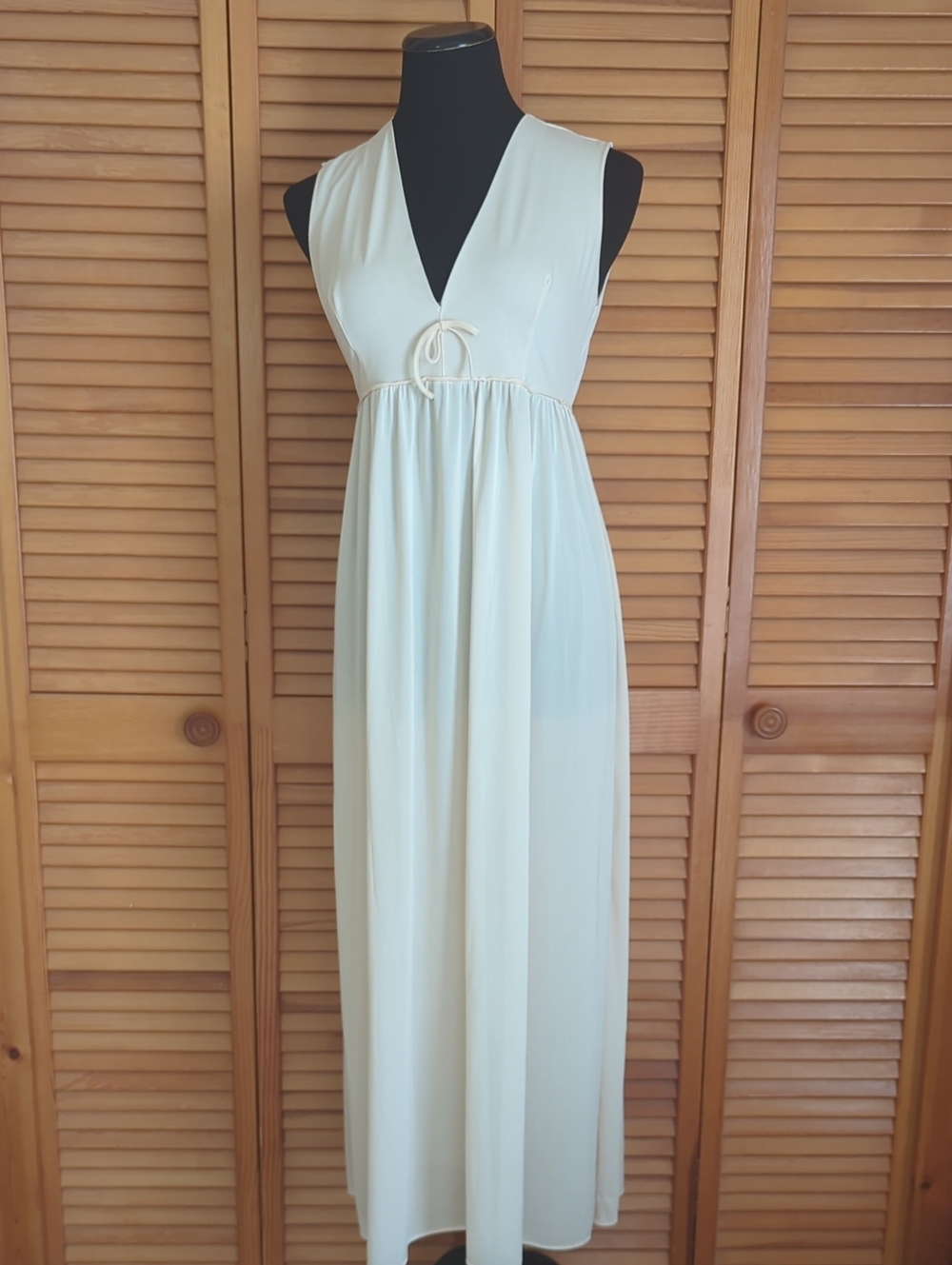 Vintage Nightgown 1960s 1970s Nylon Nightgown Made In USA Size Medium Cream Gown